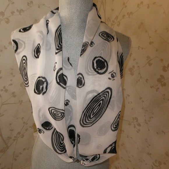 SCARFLACE MAGNETIC CLOSURE CIRCLE SCARF IN MODERN PATTERN-SHEER-MADE IN ENGLAND - Picture 1 of 5